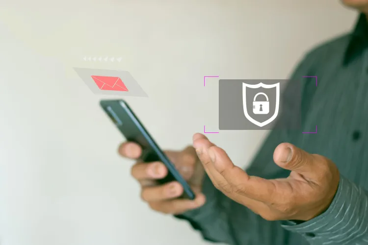 Schwachstelle mobile Endgeräte Smartphone mit eingehender Meldung